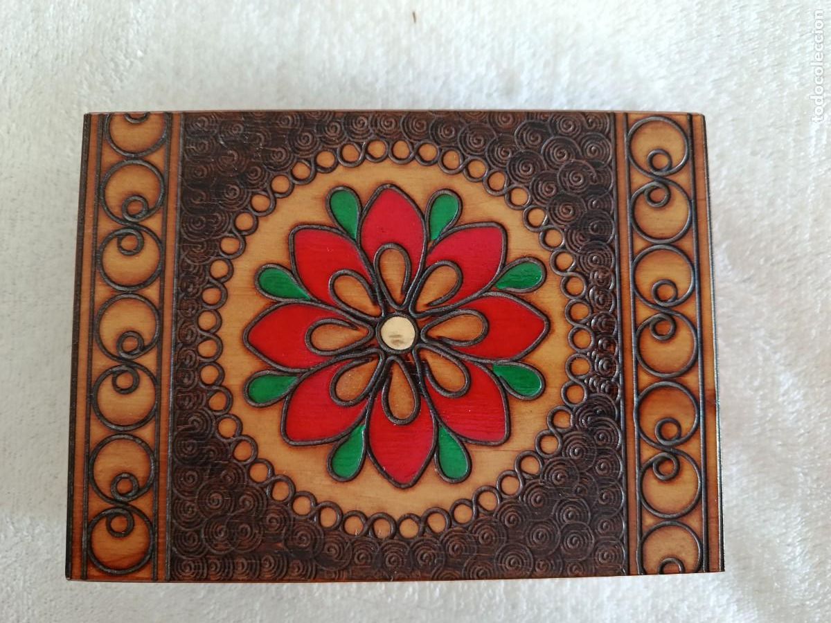 Cajas y cajitas met&aacute;licas: CAJA ARTESANAL DE MADERA VINTAGE (16 cm x 12 cm aprox)