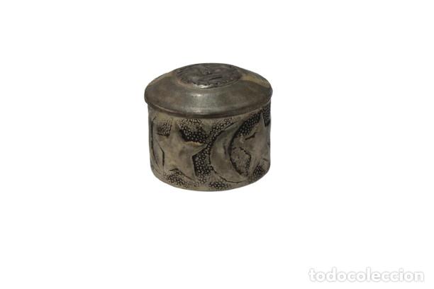 Cajas y cajitas met&aacute;licas: Cajita de metal decorativa