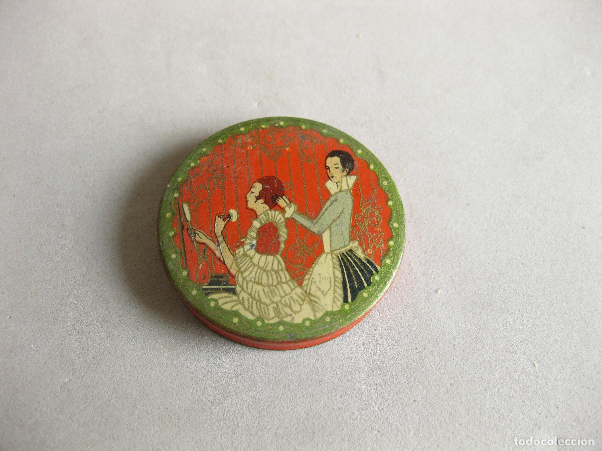 Cajas y cajitas met&aacute;licas: ANTIGUA CAJA DE LATA LITOGRAFIADA DE POLVOS FACIALES TRES FLORES. LYCSSA. BARCELONA