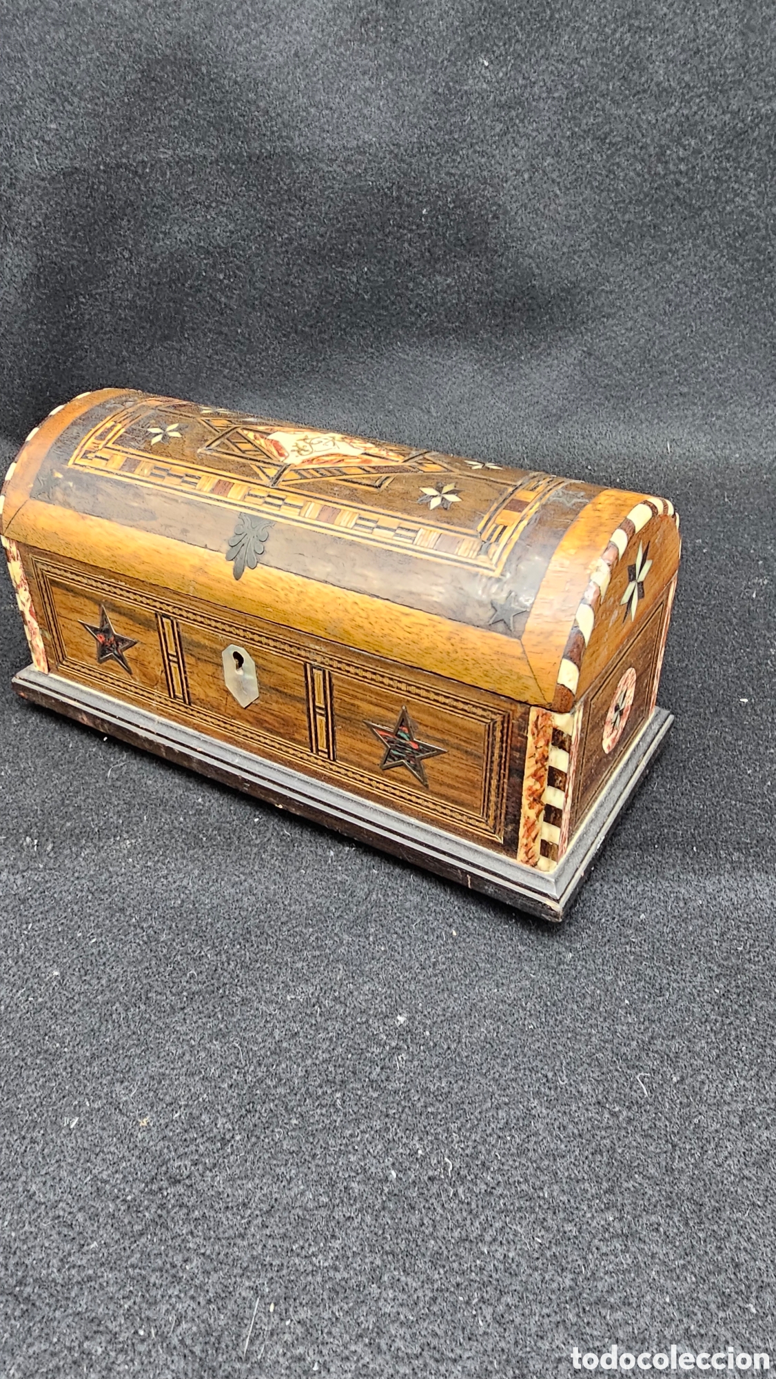 Cajas y cajitas met&aacute;licas: Precioso cofre en marqueter&iacute;a