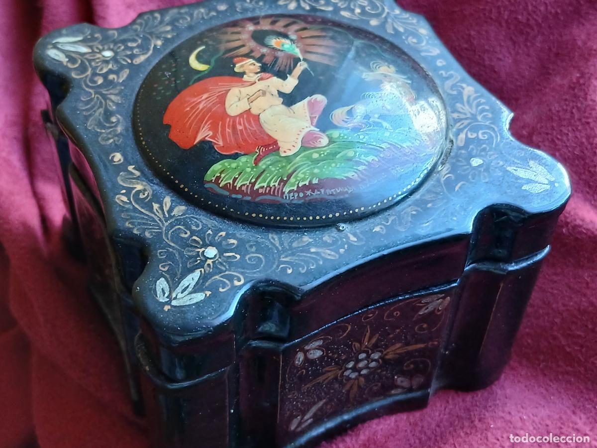 Cajas y cajitas met&aacute;licas: Caja rusa pintada y firmada. - Foto 6