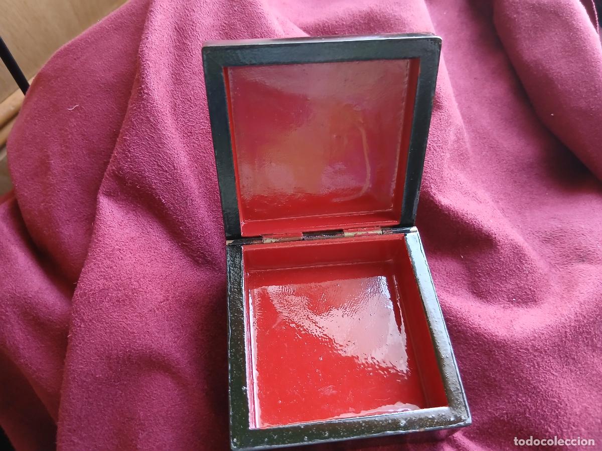 Cajas y cajitas met&aacute;licas: Caja rusa pintada y firmada - Foto 2