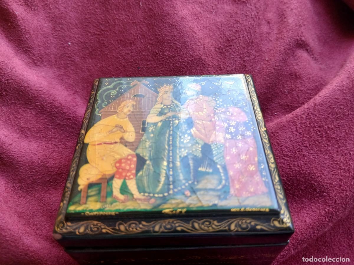 Cajas y cajitas met&aacute;licas: Caja rusa pintada y firmada - Foto 3