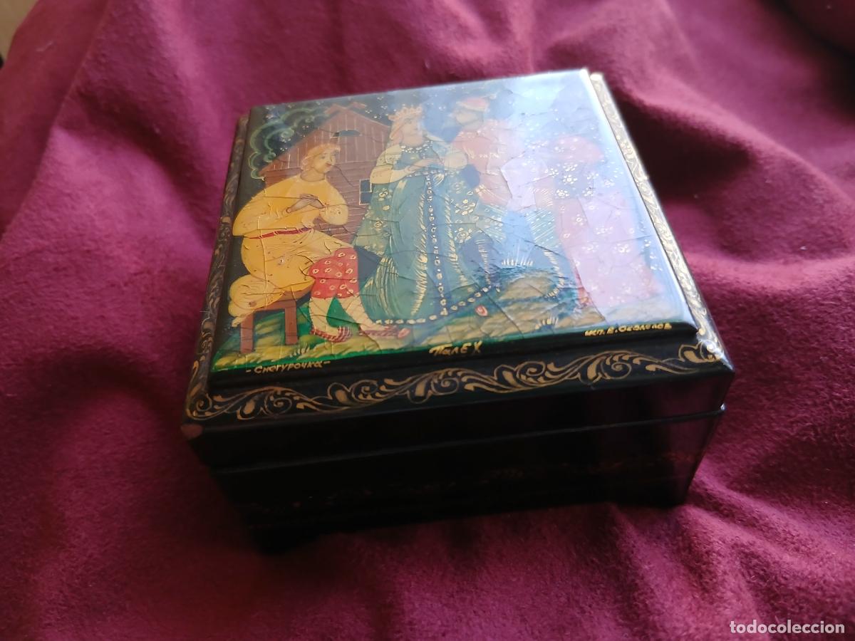 Cajas y cajitas met&aacute;licas: Caja rusa pintada y firmada - Foto 1