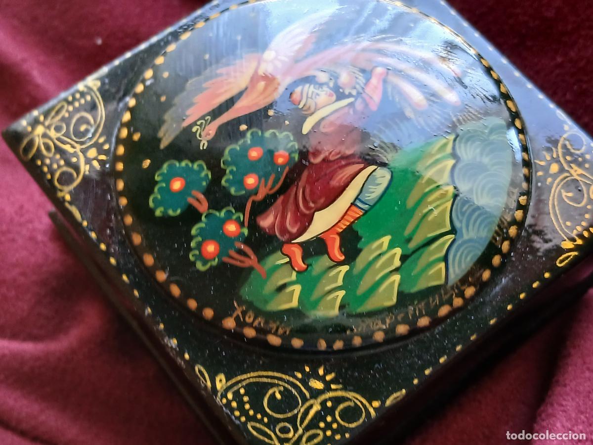 Cajas y cajitas met&aacute;licas: Caja rusa pintada y firmada