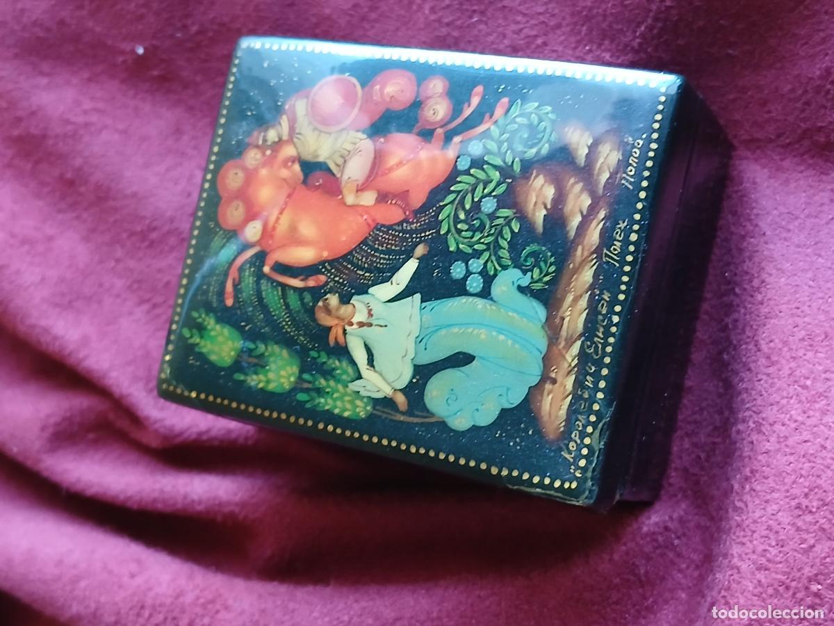 Cajas y cajitas met&aacute;licas: Caja rusa pintada y firmada