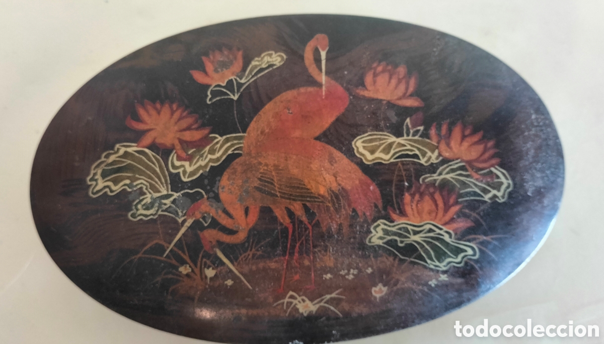 Cajas y cajitas met&aacute;licas: Antigua caja de hojalata litografiada.