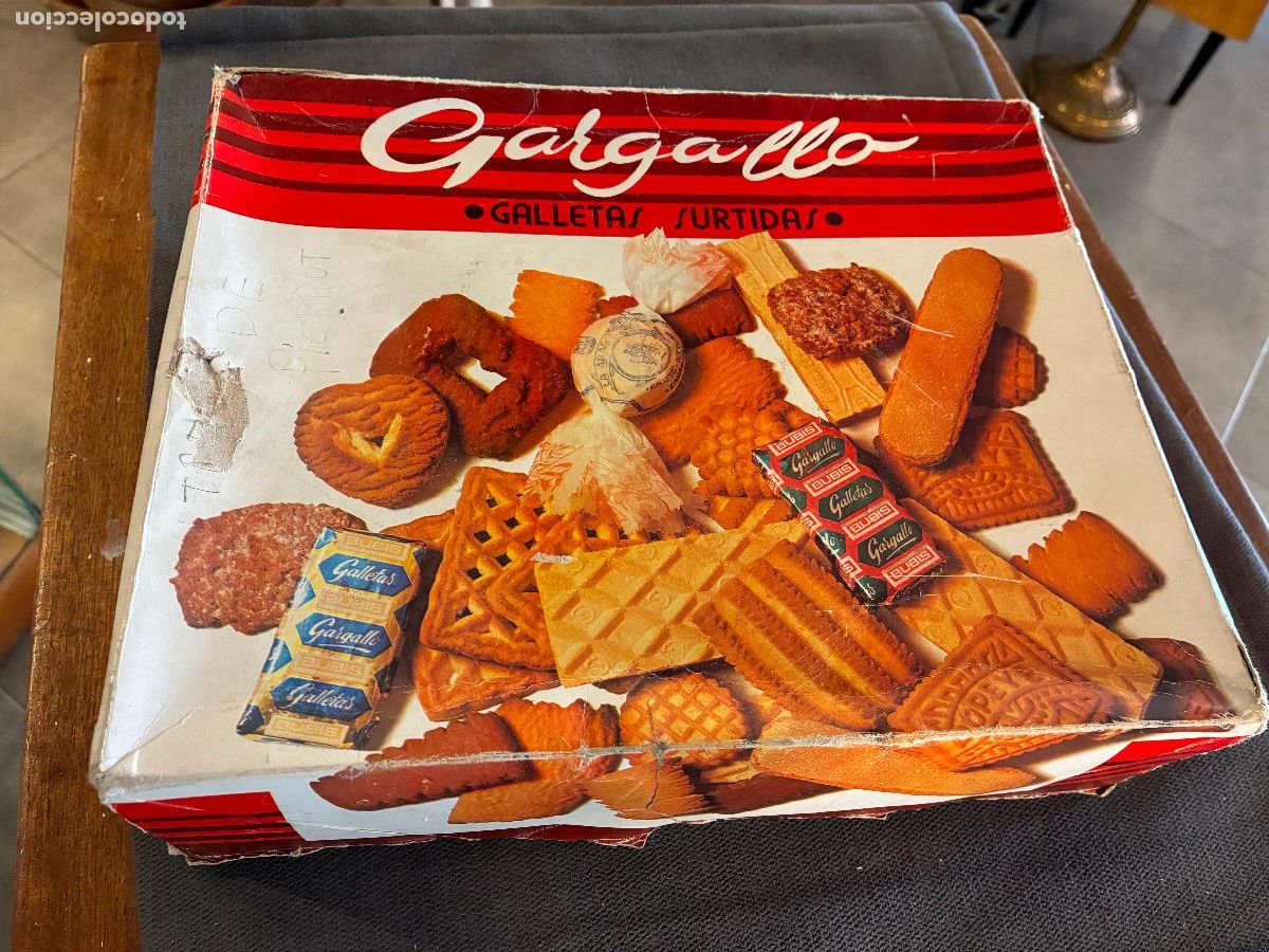 Cajas y cajitas met&aacute;licas: Caja de carton galletas surtidas Gargallo de Zaragoza mide 29x23x8 cm algunas se&ntilde;ales de uso