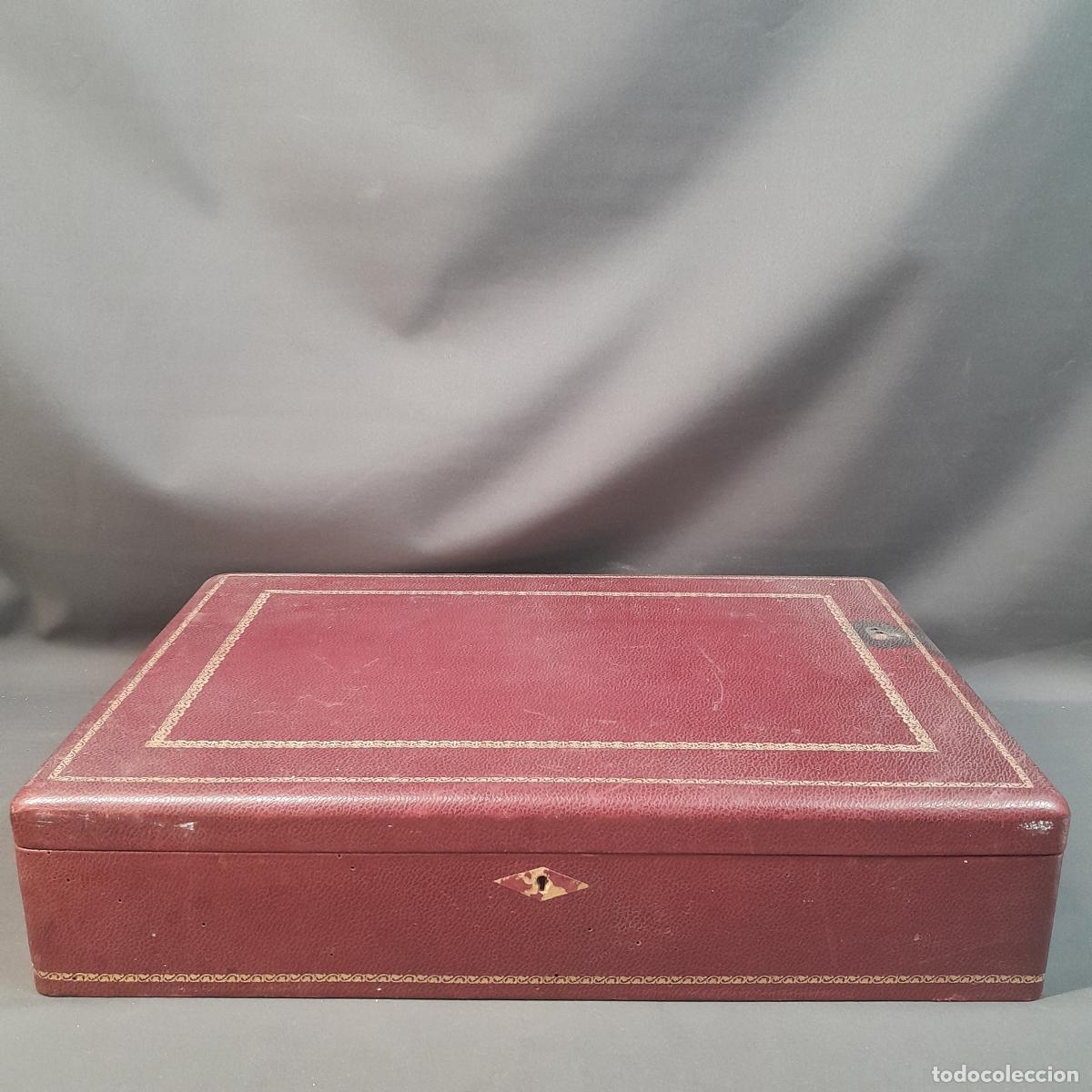 Cajas y cajitas met&aacute;licas: GRAN CAJA RECTANGULAR REALIZADA EN PIEL. SIN LLAVE. MEDIADOS S. XX.
