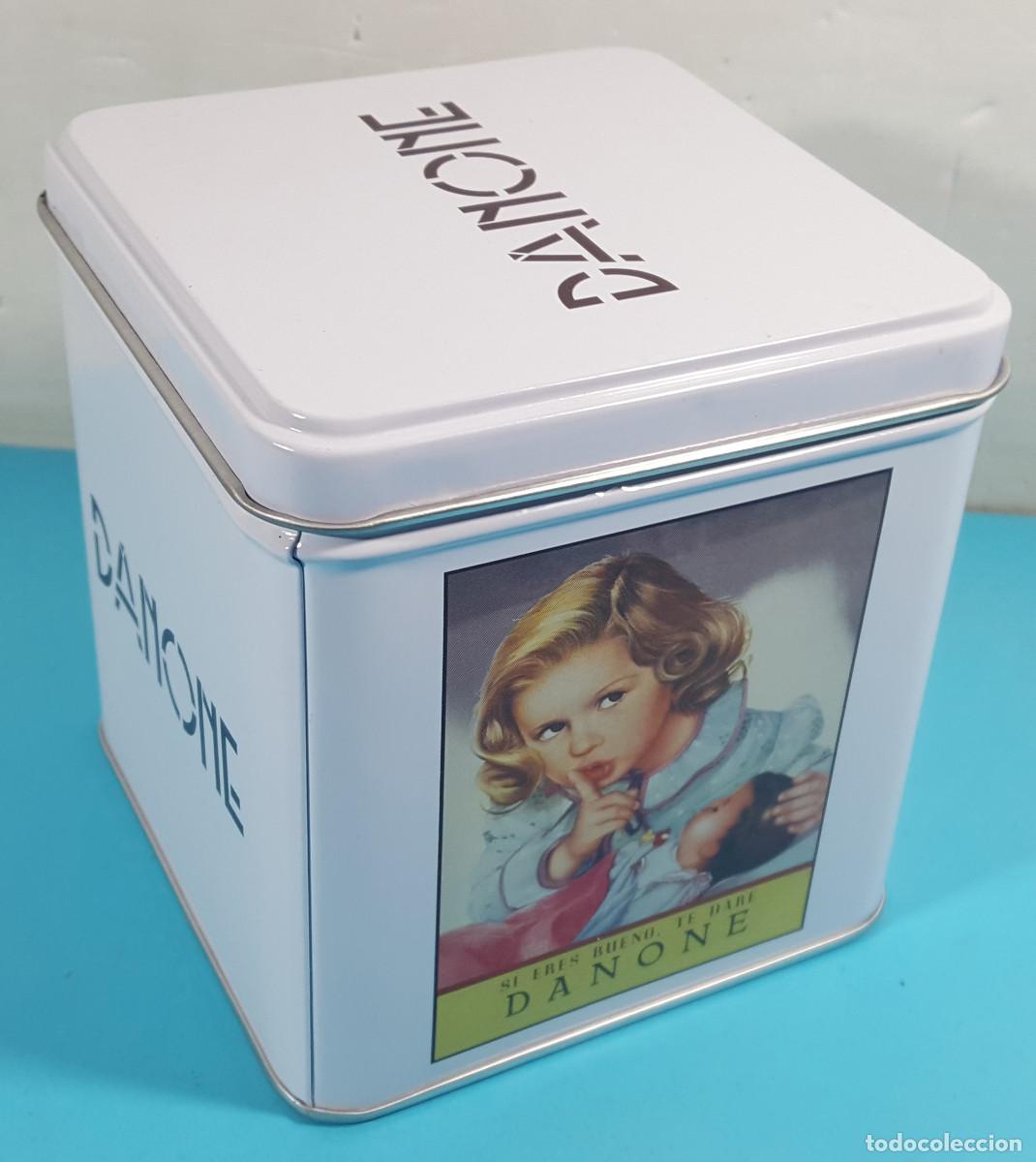 Cajas y cajitas met&aacute;licas: BONITA LATA DANONE ACTUAL, 10,50 X 10,50 X 11 CM, SI ERES BUENO TE DAR&Eacute; DANONE..., NUEVA