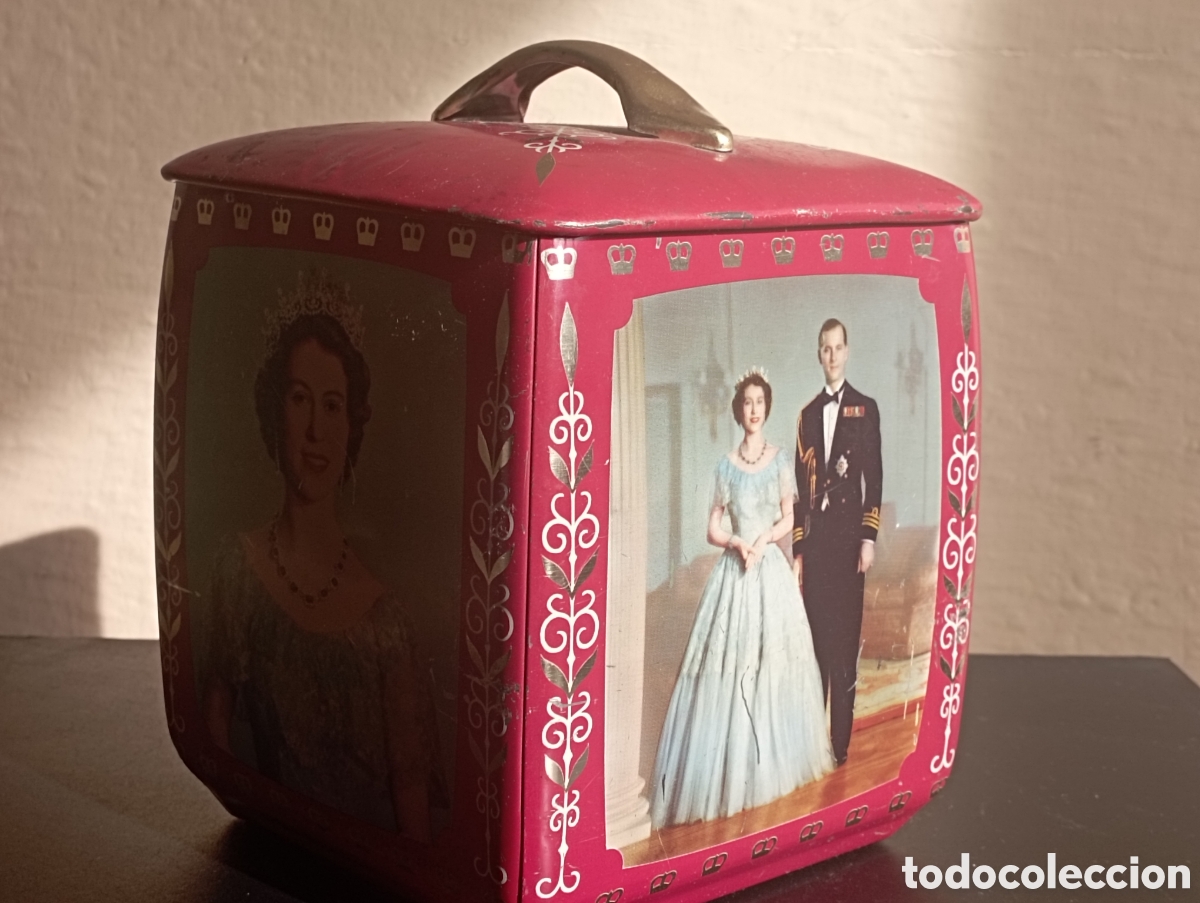 Cajas y cajitas met&aacute;licas: Lata coronaci&oacute;n de la Reina Isabel II en 1953.