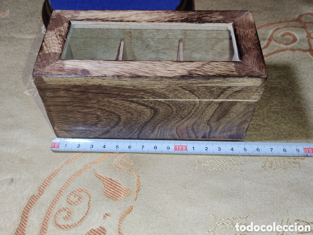 Cajas y cajitas met&aacute;licas: Caja de madera con 3 departamentos y cristal.