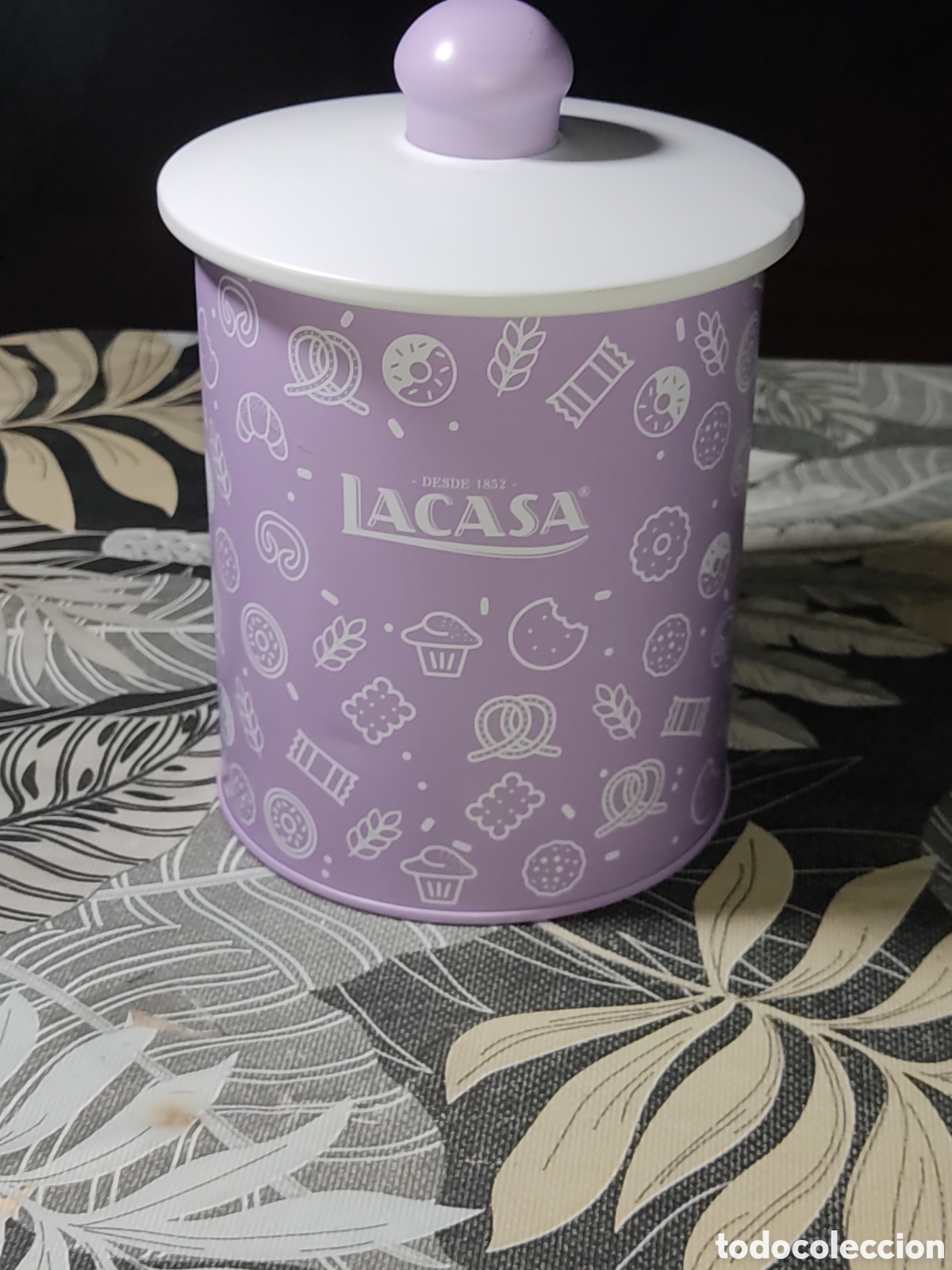 Cajas y cajitas met&aacute;licas: Chocolates LaCasa,lata de chapa con cierre al vac&iacute;o para galletas o bombones.