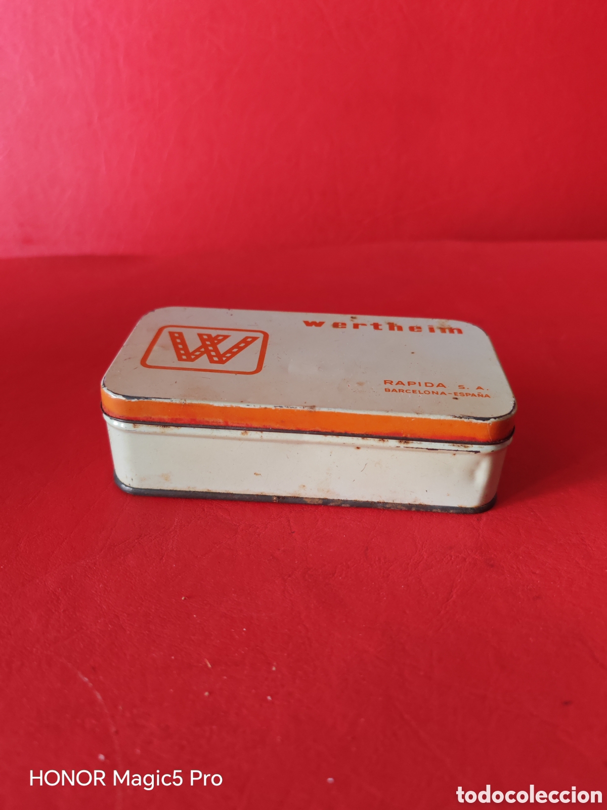 Cajas y cajitas met&aacute;licas: Antigua caja de chapa para la herramientas de la m&aacute;quina de coser Wertheim