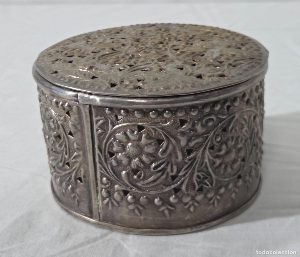 Cajas y cajitas met&aacute;licas: Caja de lat&oacute;n plateado calado - Foto 6