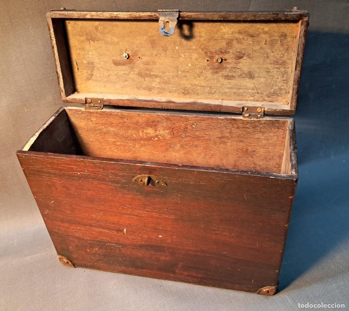 Cajas y cajitas met&aacute;licas: CAJA / MALETIN ANTIGUO DE MADERA - Foto 2