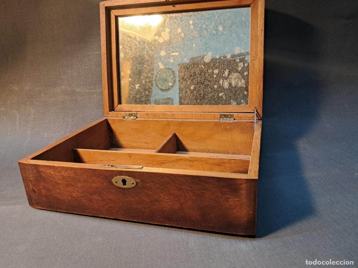 Cajas y cajitas met&aacute;licas: ANTIGUA CAJA CON MARQUETERIA - Foto 2