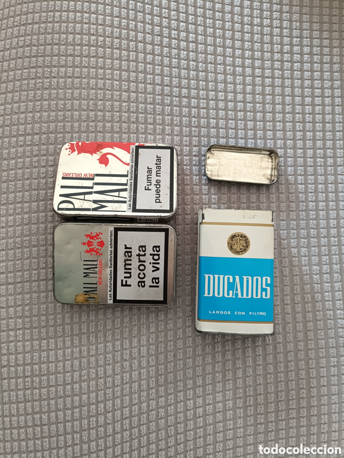 Cajas y cajitas met&aacute;licas: Latas pitilleras para tabaco antiguas. - Foto 3