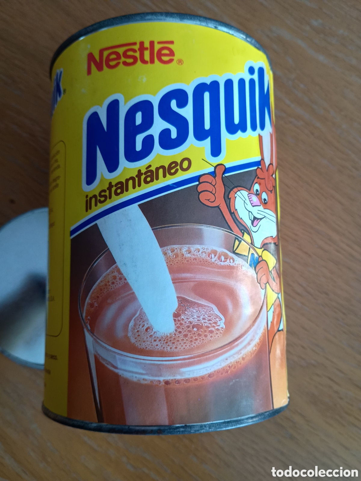 Cajas y cajitas met&aacute;licas: Bote de Nesquik de 800 gramos, a&ntilde;os 90