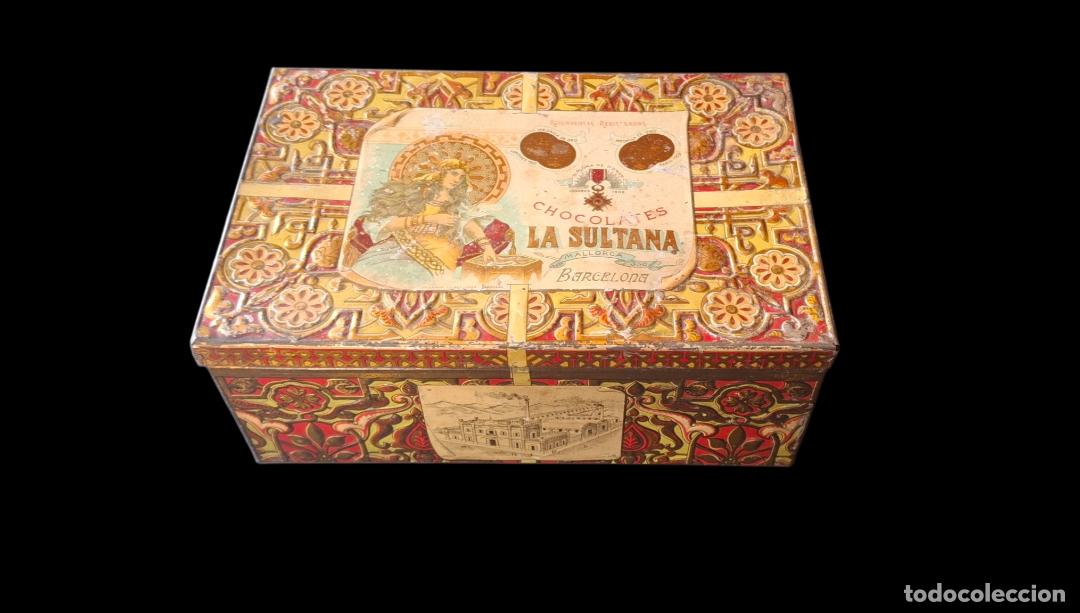 Cajas y cajitas met&aacute;licas: (LA-260510)LATA LITOGRAFIADA CHOCOLATES LA SULTANA - C/MALLORCA,330 (BARCELONA)