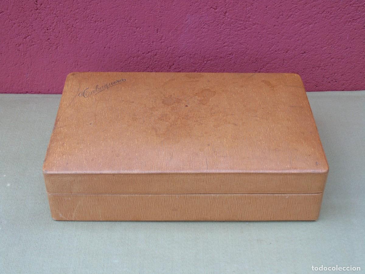 Blechdosen und Kisten: ANTIGUA CAJA TABAQUERA DE PIEL Y MADERA.