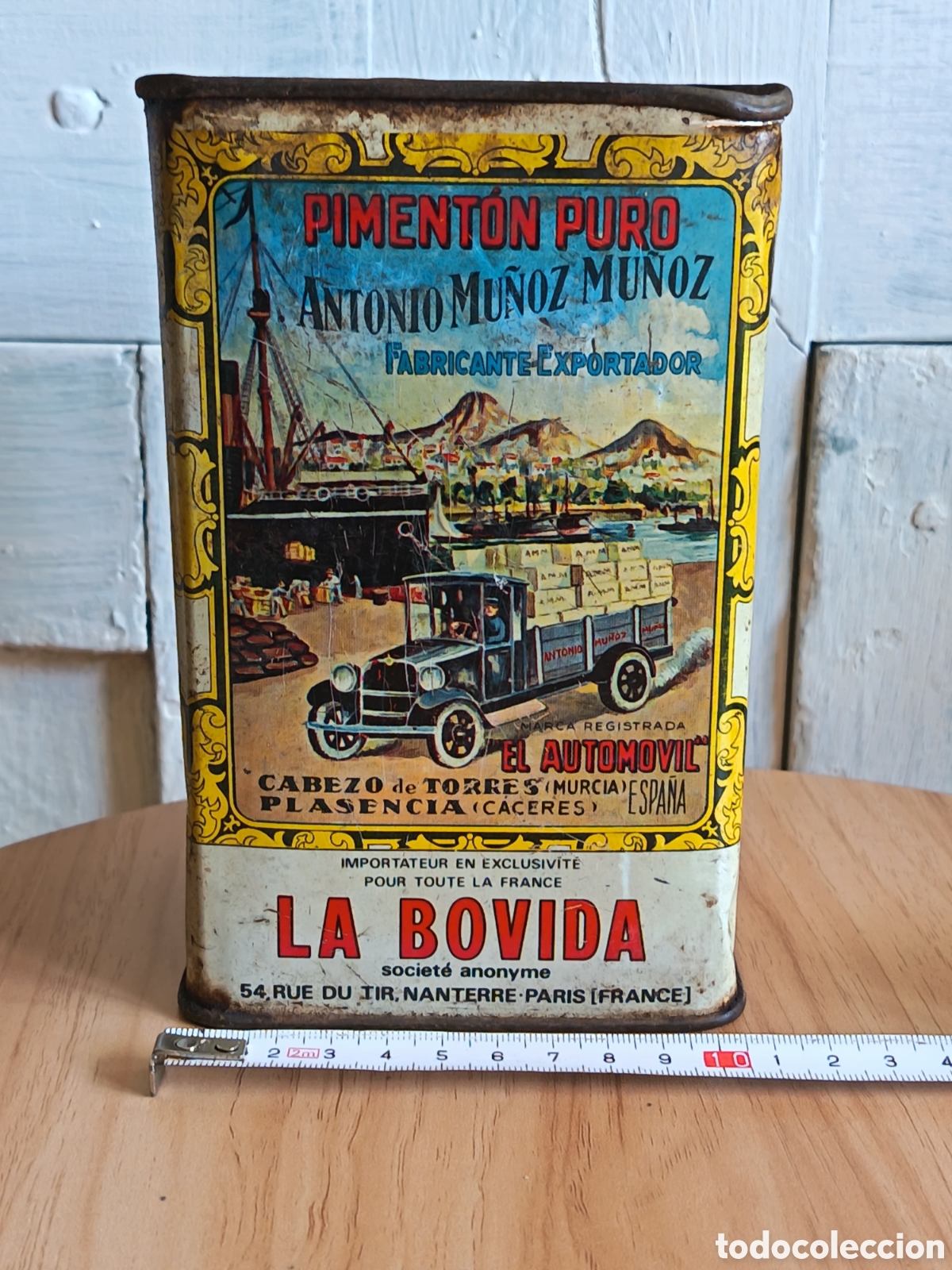 Cajas y cajitas met&aacute;licas: Antigua lata de piment&oacute;n de Antonio Mu&ntilde;oz, datada entre 1910 y 1920. Presenta un dise&ntilde;o vintage con