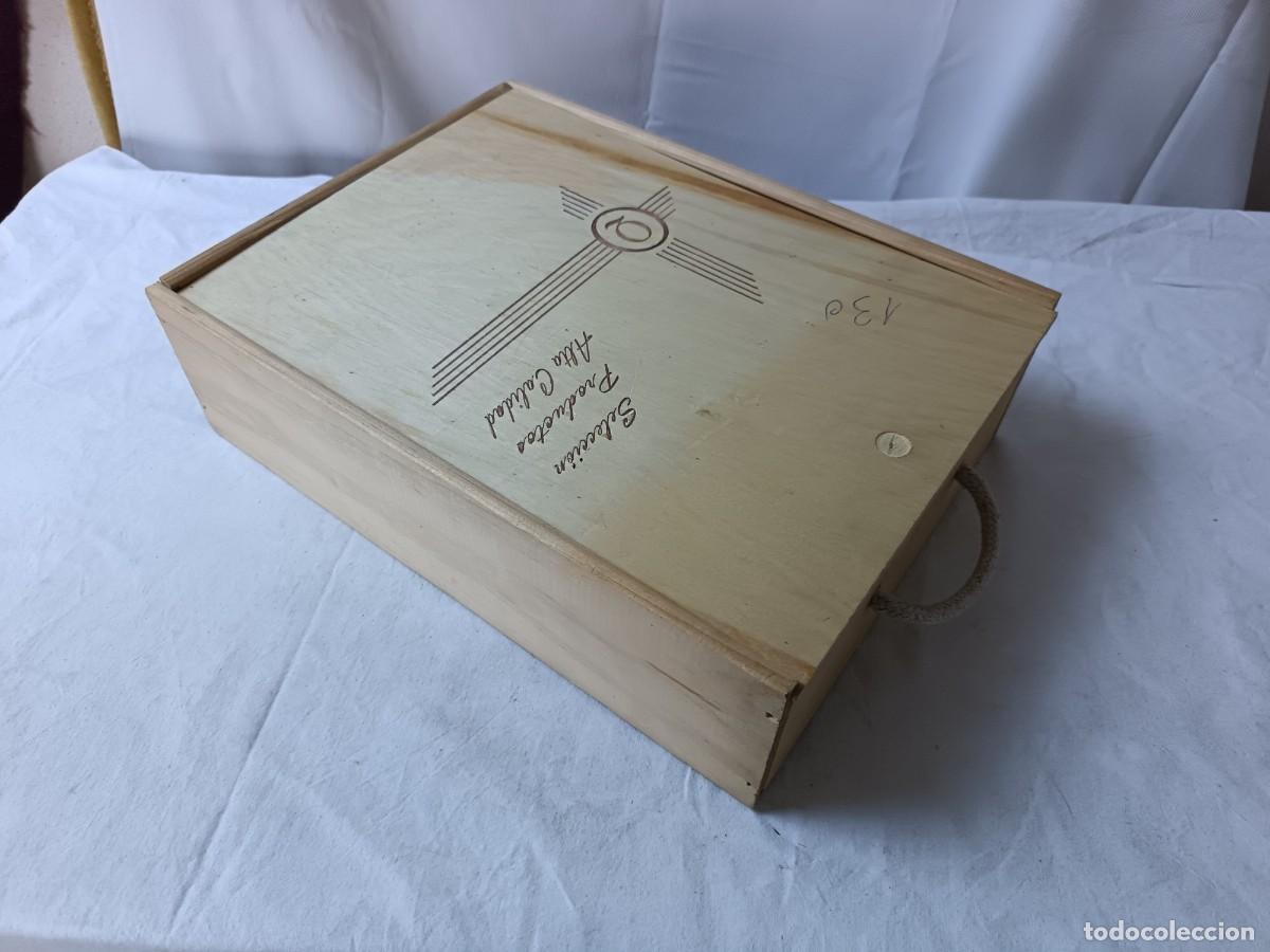 Caixas e caixinhas met&aacute;licas: Caja de madera con tapa, con asa de madera, vac&iacute;a, grande
