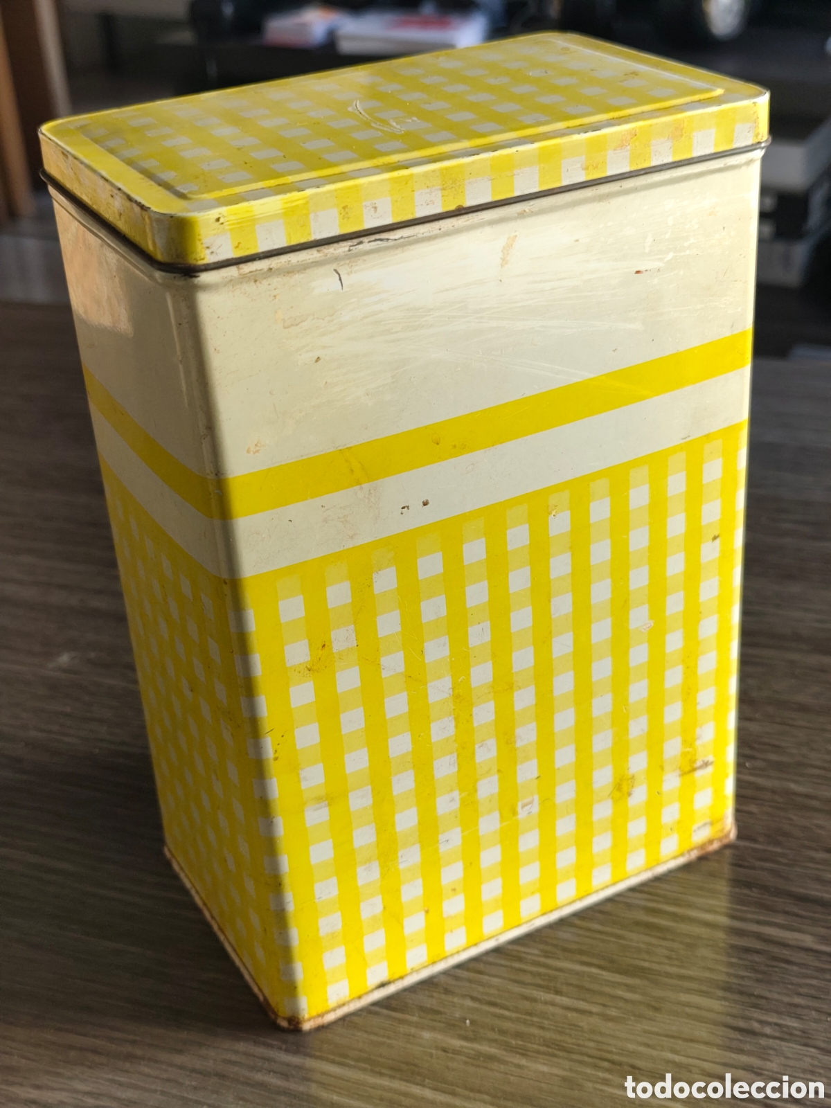 Cajas y cajitas met&aacute;licas: Lata amarilla Colacao cola cao met&aacute;lica
