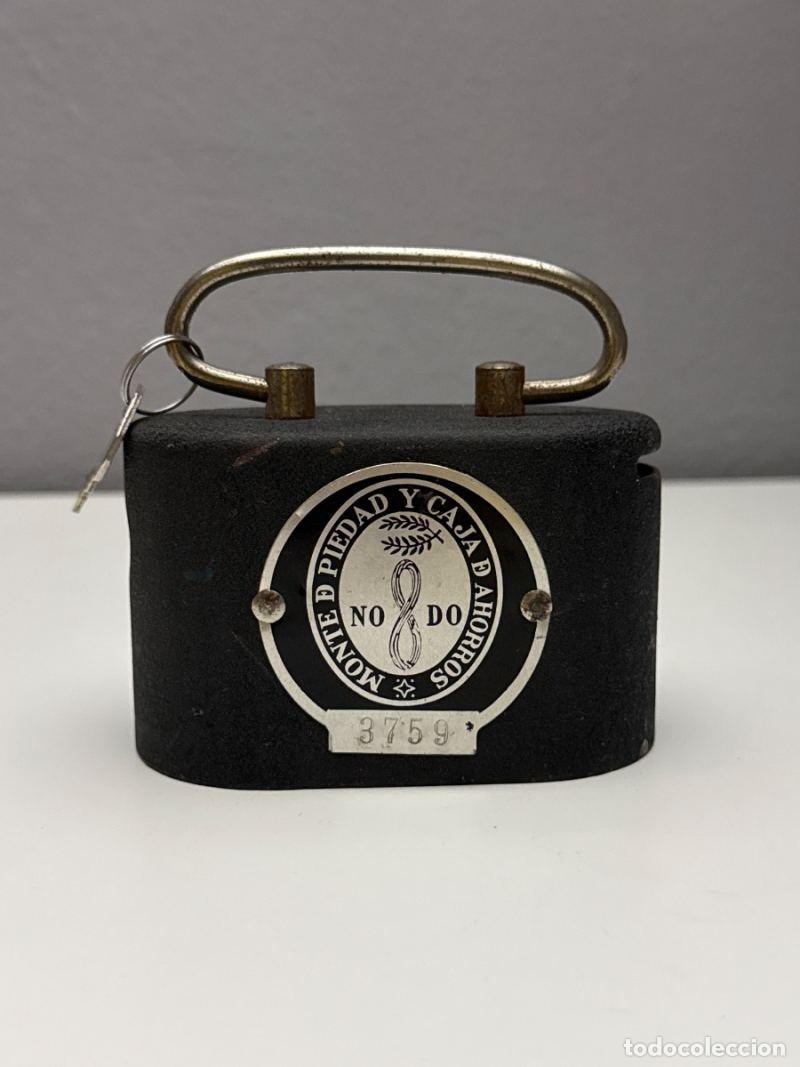 Cajas y cajitas met&aacute;licas: Caja fuerte / hucha antigua &ldquo;Monte de Piedad y Caja de Ahorros&rdquo;