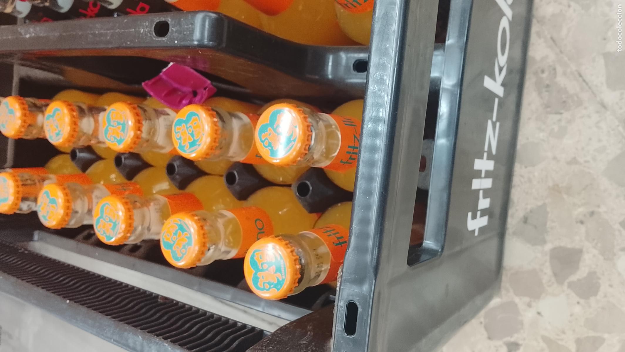 Cajas y cajitas met&aacute;licas: CAJA VACIA PLASTICA PARA 24 BOTELLINES DE FRITZ KOLA REFRESCO CAJILLO .