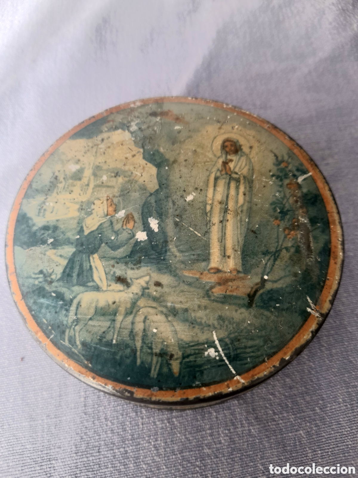 Cajas y cajitas met&aacute;licas: Antigua Caja de Lata de Lourdes (Francia) - Souvenir Religioso Vintage