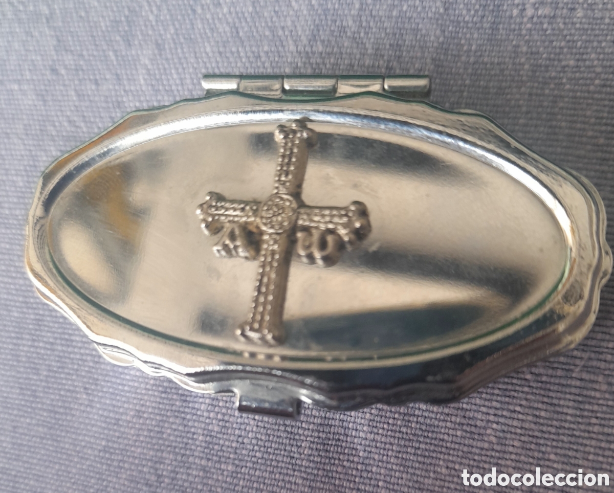 Cajas y cajitas met&aacute;licas: Pastillero de Bolsillo Cruz de la Victoria (Asturias)