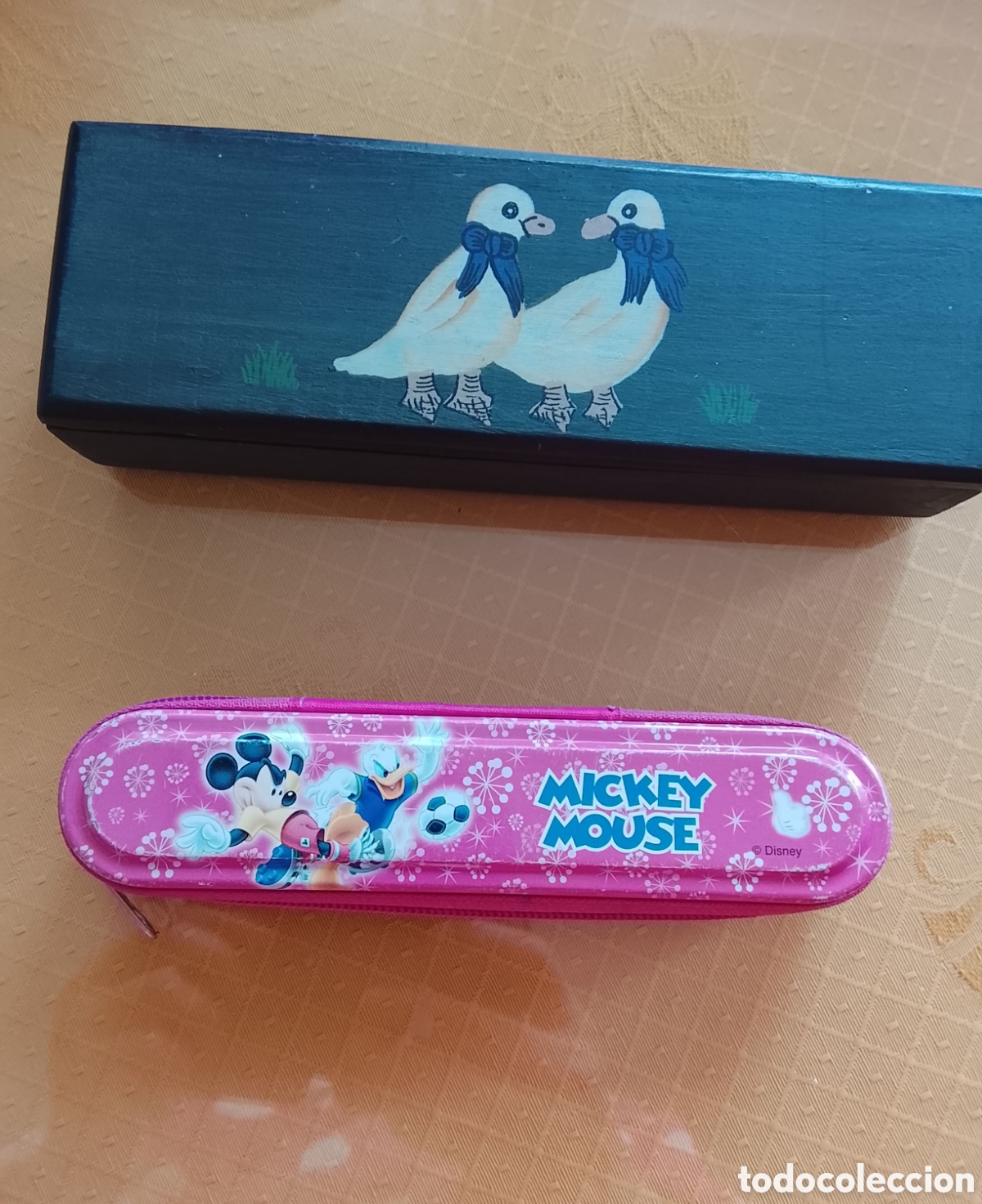 Cajas y cajitas met&aacute;licas: Caja escolar para lapiceros y pinturas.