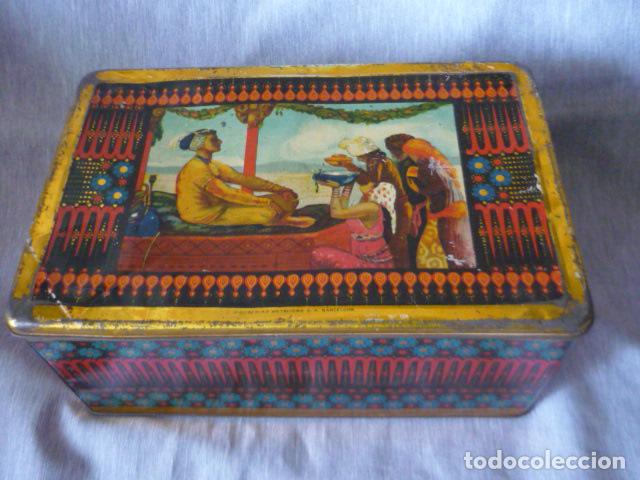 Cajas y cajitas met&aacute;licas: CAJA LATA ESCENA ORIENTAL ART DECO INDUSTRIAS METALICAS SA BARCELONA 17 X 11 X 26