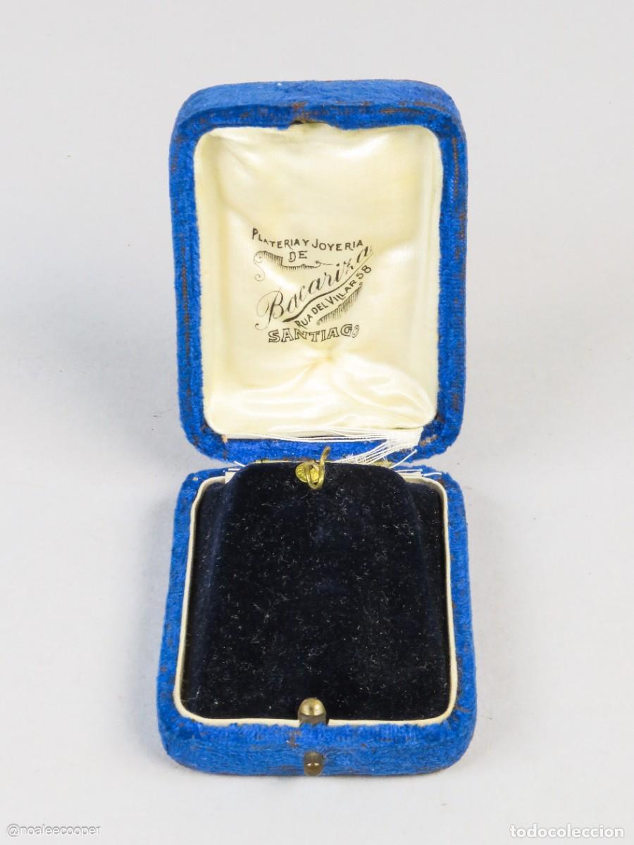 Cajas y cajitas met&aacute;licas: Estuche de joyer&iacute;a para reloj de pulsera Santiago de Compostela siglo XIX