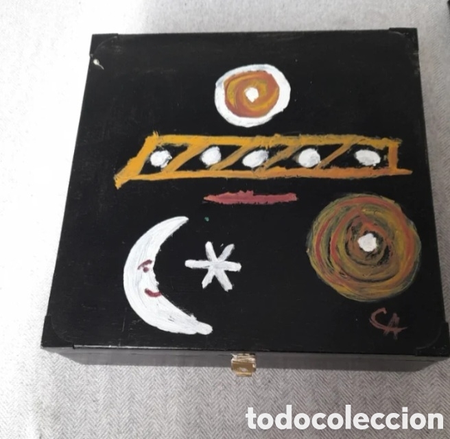 Cajas y cajitas met&aacute;licas: Caja 90 Sacher pintada Carmen Andr&eacute;s Melero.
