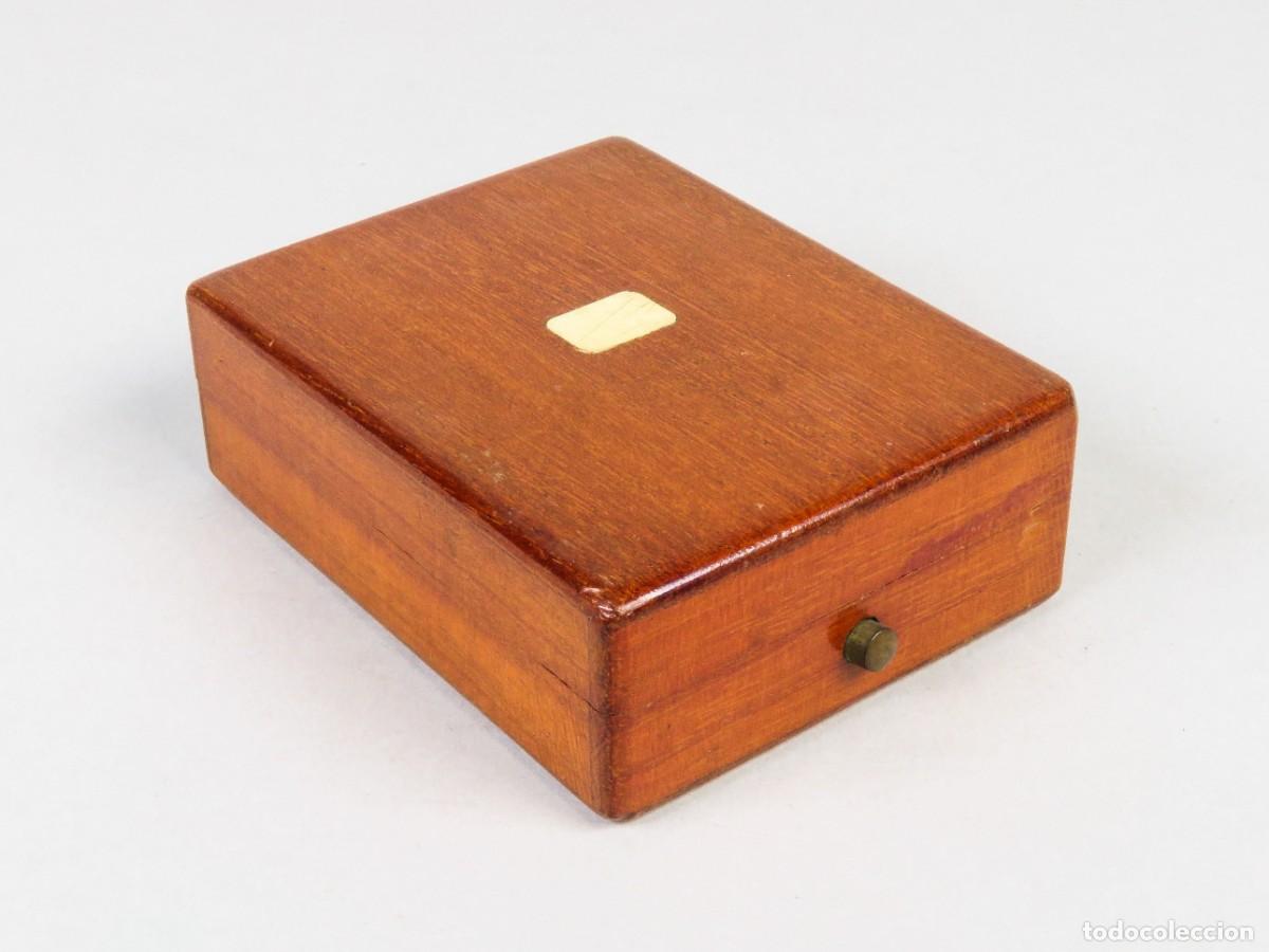 Cajas y cajitas met&aacute;licas: Estuche para reloj de bolsillo de madera interior en seda finales siglo XIX