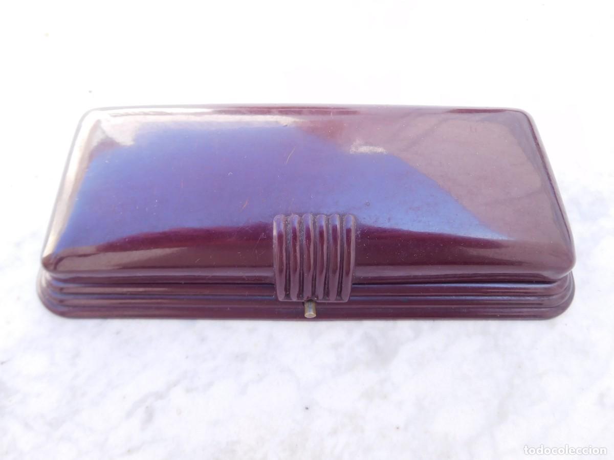 Cajas y cajitas met&aacute;licas: Caja antigua de baquelita para colocar joya, encendedor, pluma estilogr&aacute;fica?
