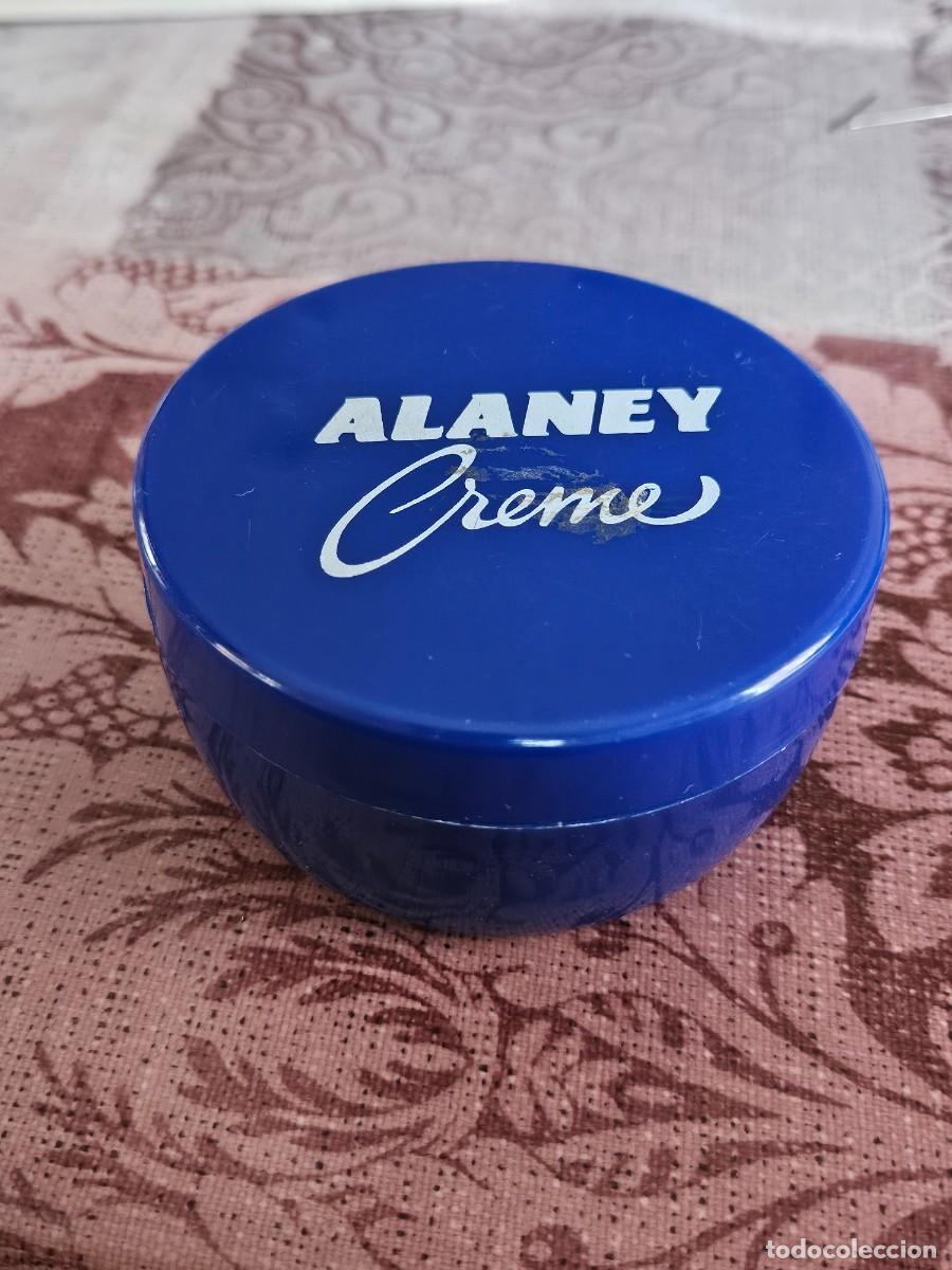 Cajas y cajitas met&aacute;licas: Antiguo Caja Azul ALANEY CREME, Copia O Imitaci&oacute;n Inspirada En El Dise&ntilde;o De La Cl&aacute;sica NIVEA.