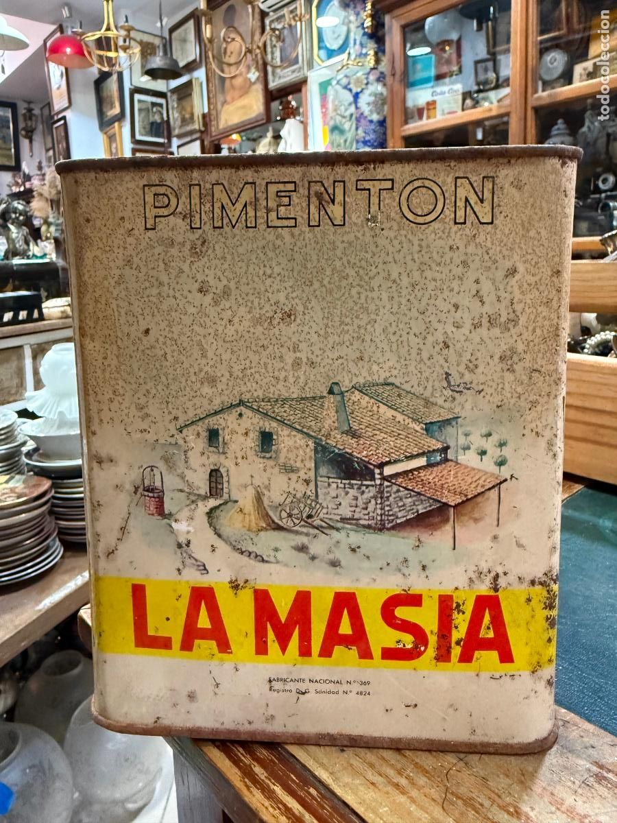 Cajas y cajitas met&aacute;licas: ANTIGUA LATA PIMENTON LA MASIA - MEDIDA 19X16,5X13 CM