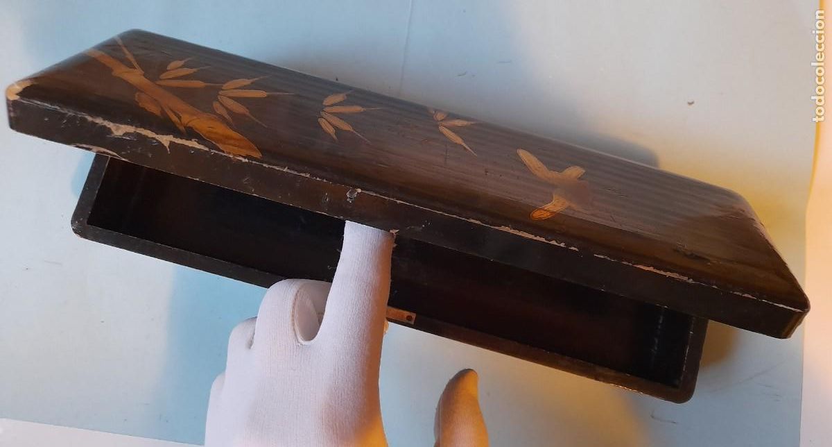 Caixas e caixinhas met&aacute;licas: Caja madera laca negra para abanico Japon tapa decorada con juncos dorados y ave dorada 18 cm largo