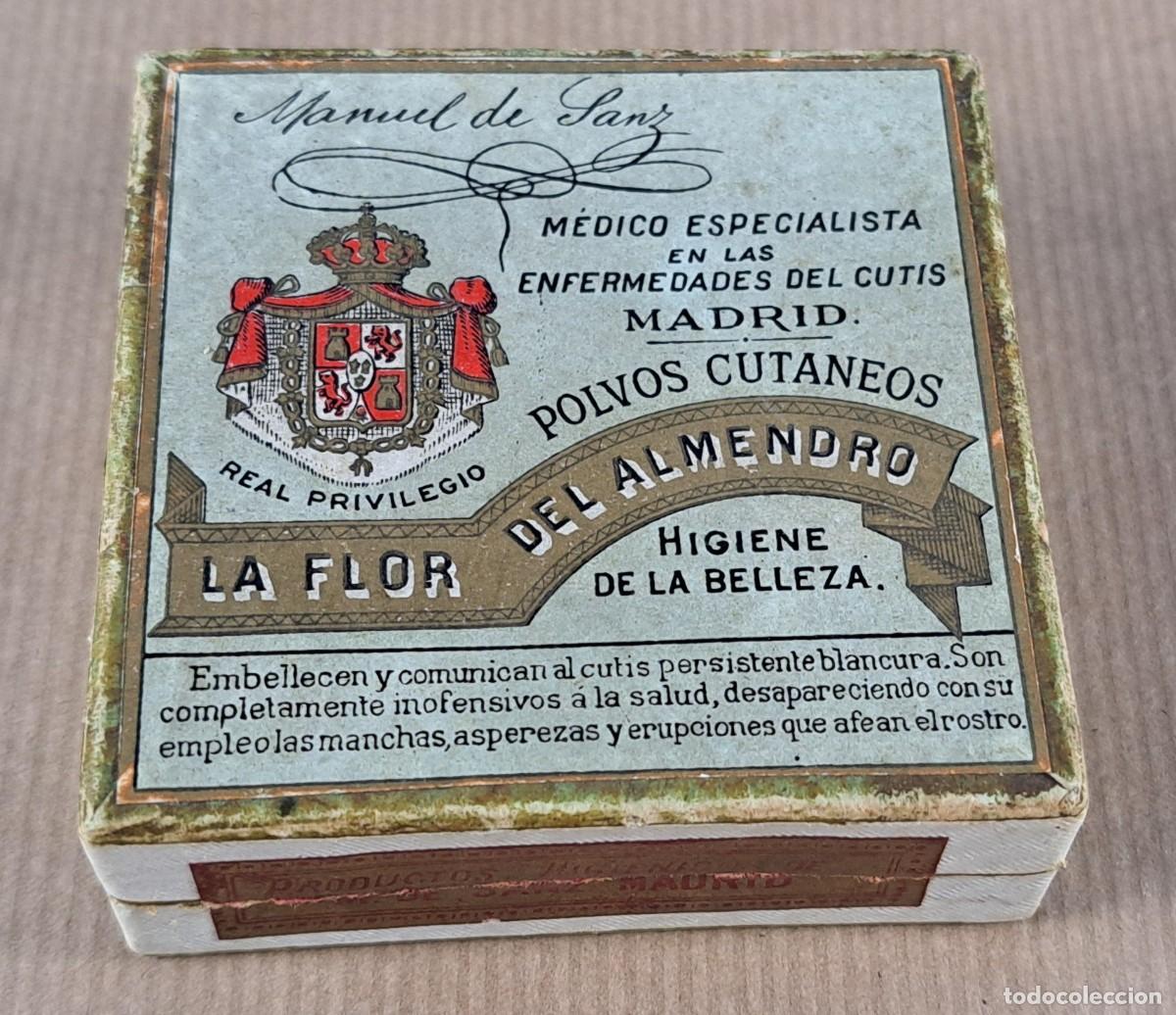 Cajas y cajitas met&aacute;licas: Caja de polvos cut&aacute;neos &ldquo;La Flor del Almendro&rdquo; ca. 1900