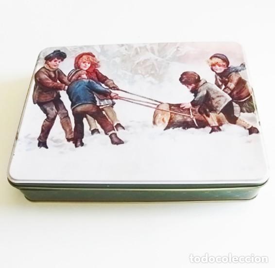 Cajas y cajitas met&aacute;licas: PRECIOSA CAJA MET&Aacute;LICA - DOR - MOTIVO NI&Ntilde;OS EN PAISAJE NEVADO ( EN RELIEVE ) - DE METAL - VAC&Iacute;A