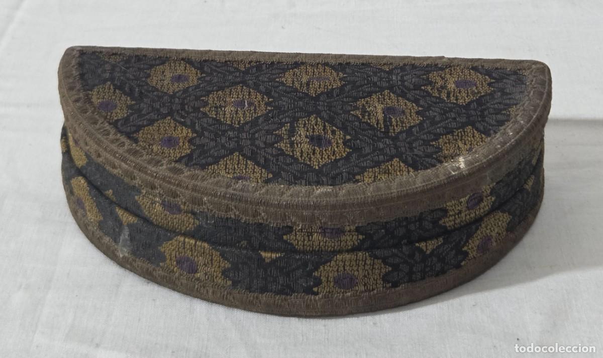 Cajas y cajitas met&aacute;licas: Antigua caja de tela y cart&oacute;n