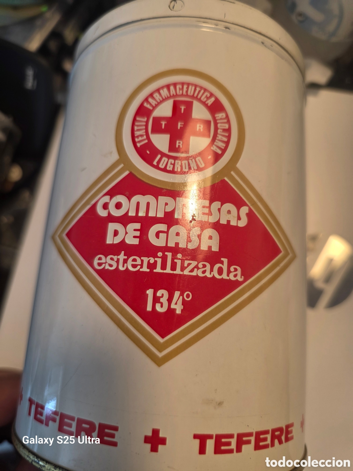 Cajas y cajitas met&aacute;licas: VIEJA CAJA METALICA DE GASAS