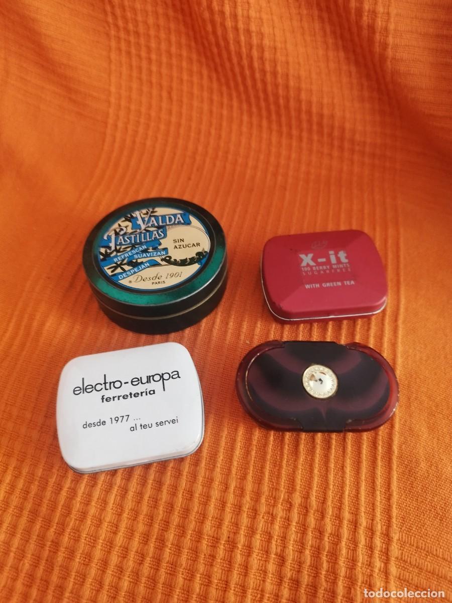 Cajas y cajitas met&aacute;licas: Lote de 3 cajas y 1 pastillero con bisagras da&ntilde;ada. Pastillas Valda, electro-europa, XTI.