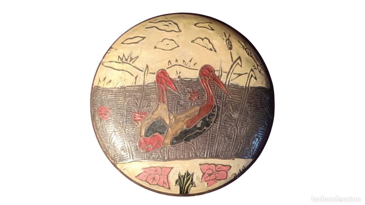 Casse e cassette metalliche: CAJITA DE COBRE CON RELIEVE Y ESMALTE PINTADO A MANO - DOS GARZAS EN EL R&Iacute;O - FAUNA ACU&Aacute;TICA A&Ntilde;OS 60