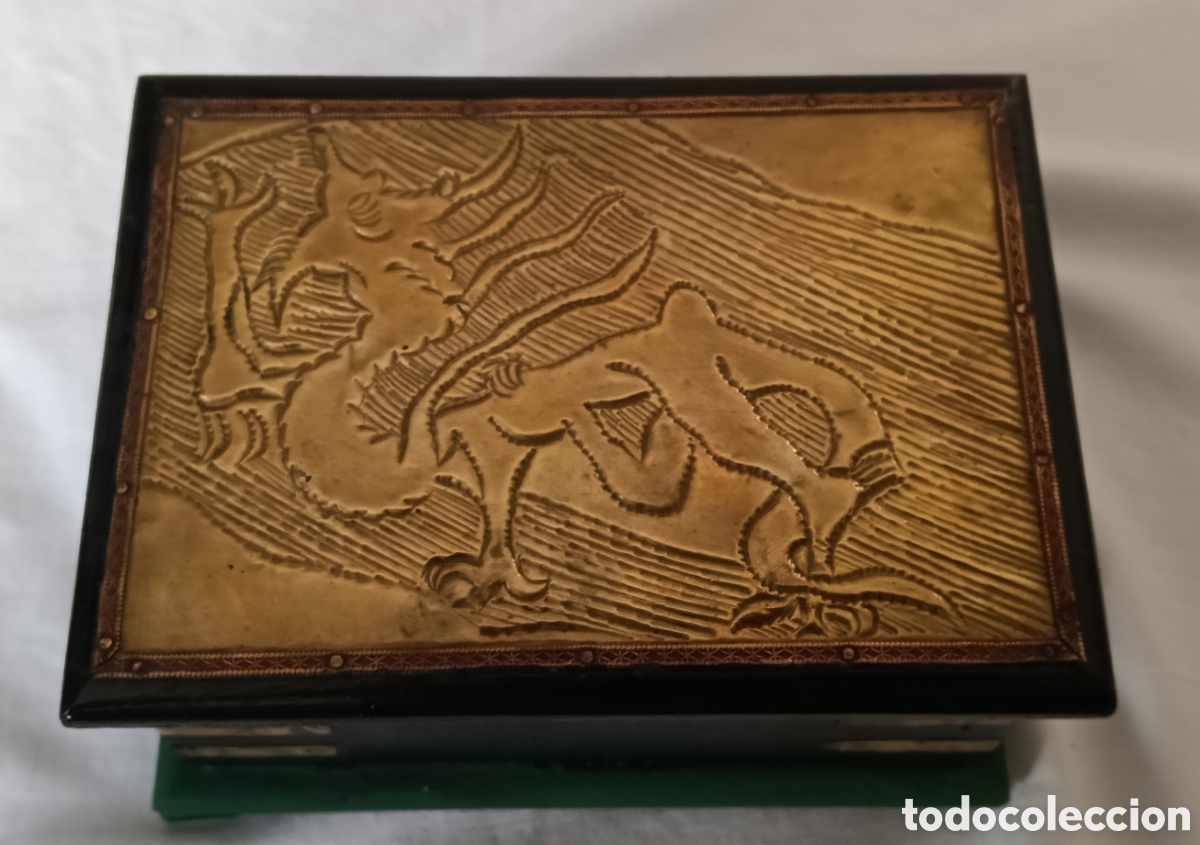 Cajas y cajitas met&aacute;licas: Caja de madera con tapa de cobre