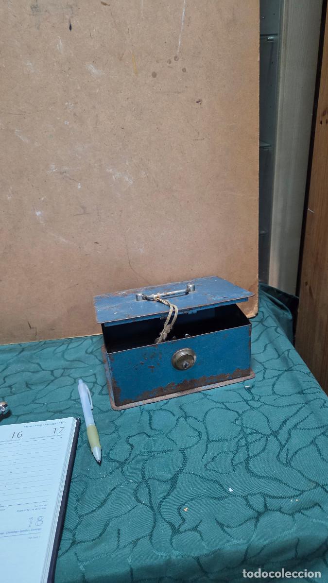 Blechdosen und Kisten: caja fuerte de hierro