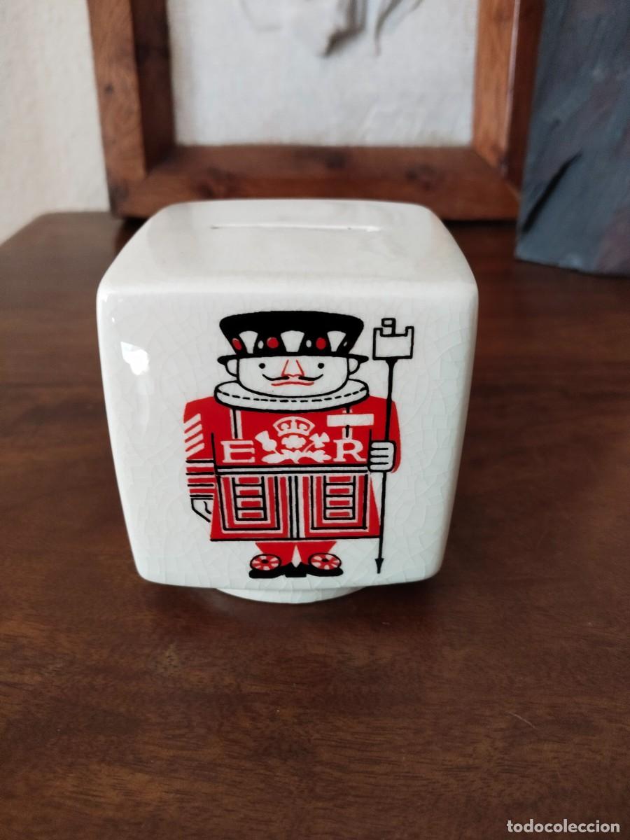 Cajas y cajitas met&aacute;licas: Preciosa hucha Vintage. Inglaterra. Antigua.